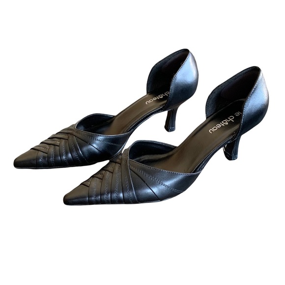 le chateau Shoes - Le Chateau Black Kitten Heels Size 7